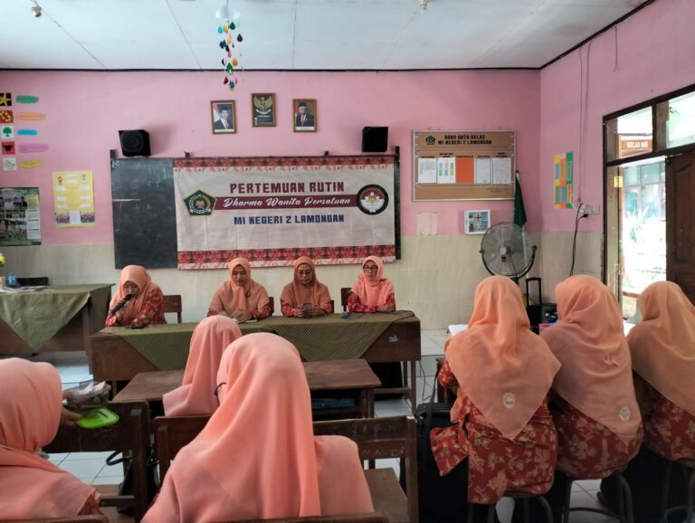 DARMA WANITA GURU